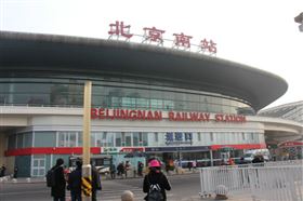 瑞馬壁掛爐廣告今起閃耀亮相高鐵站點，吸睛過萬人次